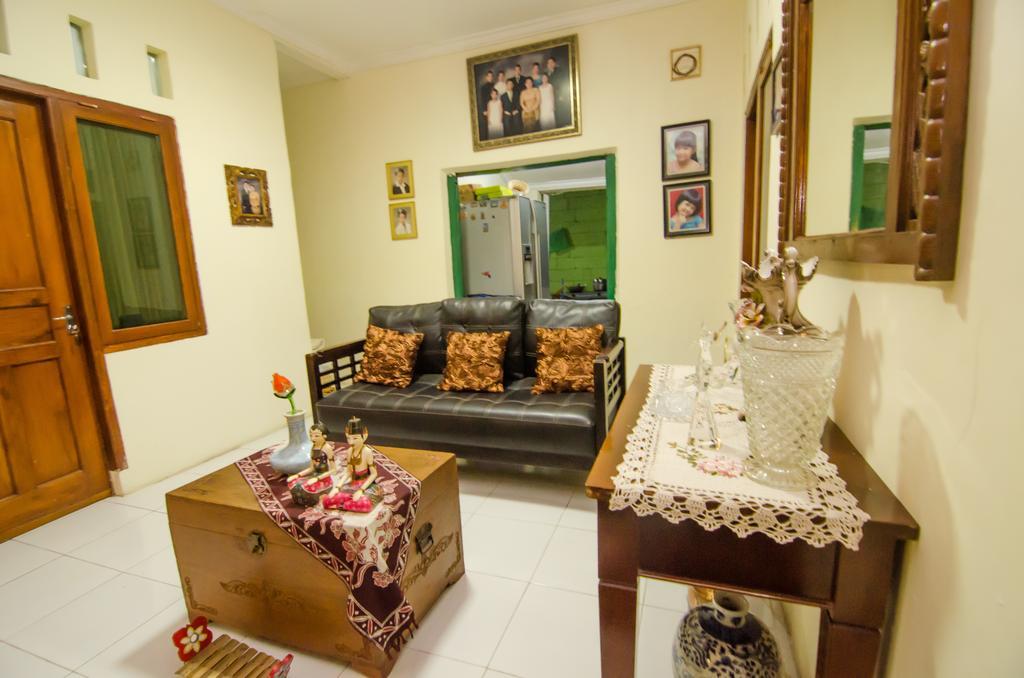 יוגיאקרטה Pendopo Andari Homestay מראה חיצוני תמונה